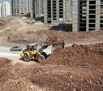 زمین و مسکن