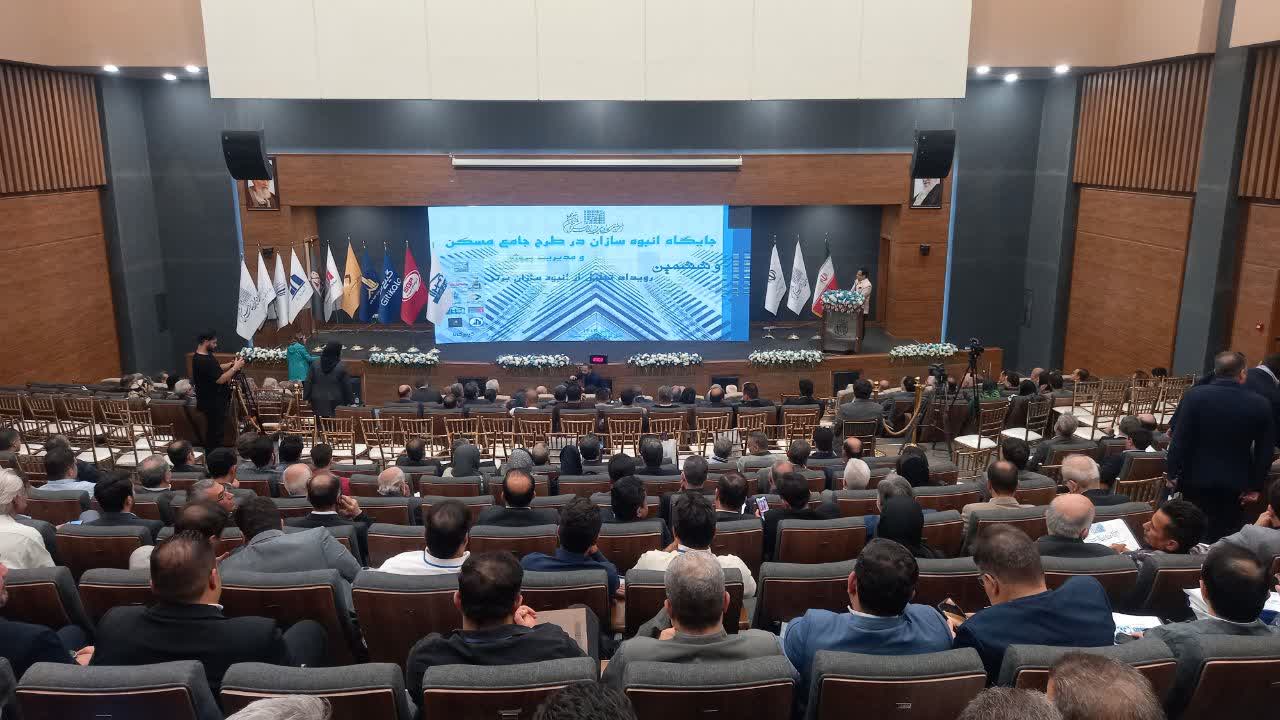 فعال سازی ۹۰۰۰ شرکت انبوهساز برای تولید ۹۰۰ هزار واحد در سال